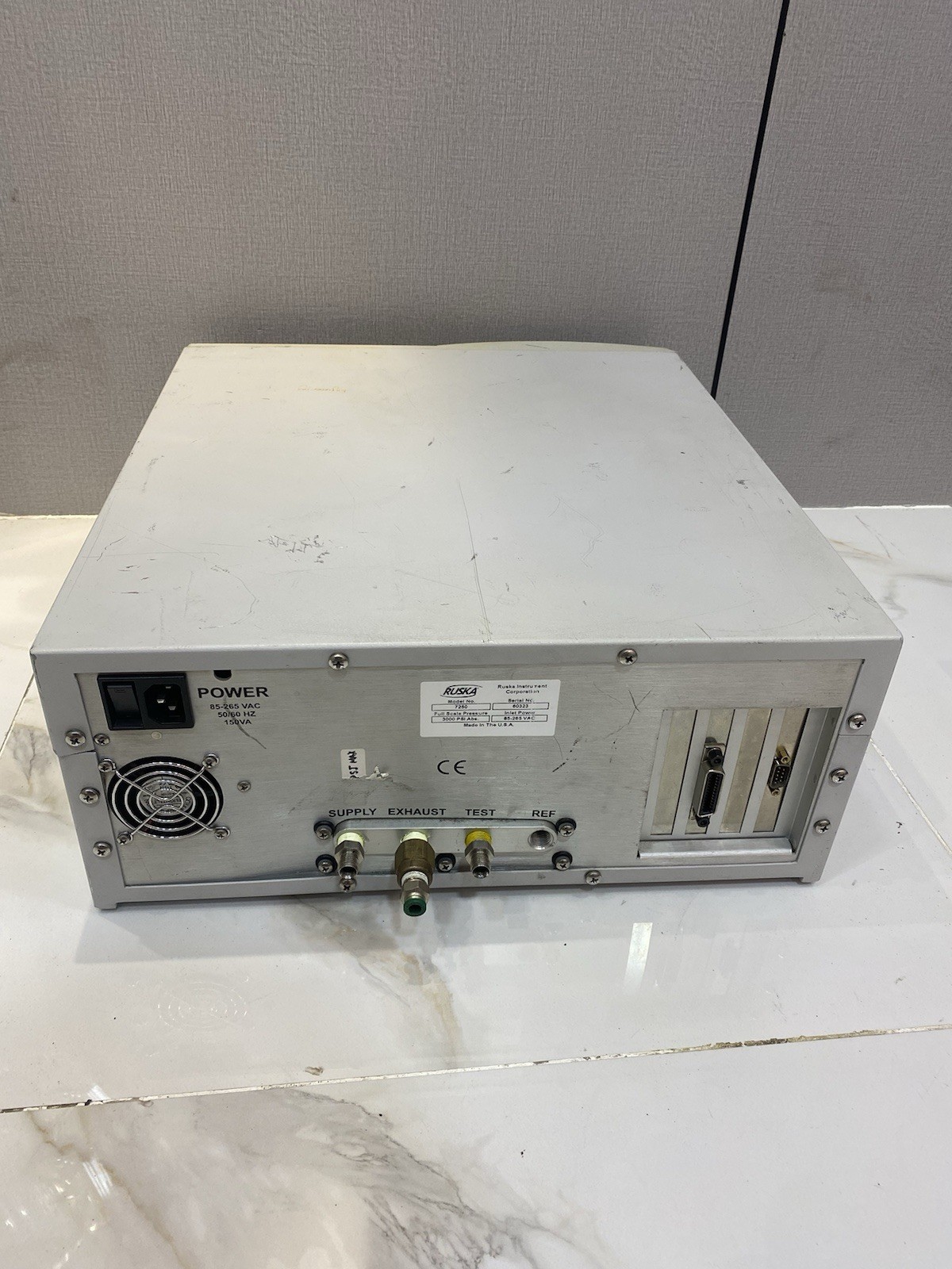 FLUKE / RUSKA 7250 , 3000 Psi Abs PRESSURE CONTROLLER & CALIBRATOR