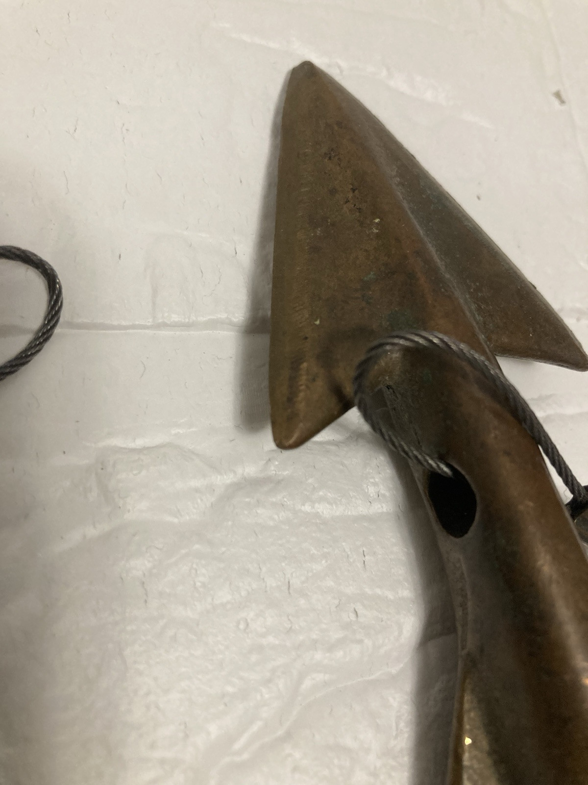19 Inch Gate Cable With 4.7 oz Decorative Brass Arrow