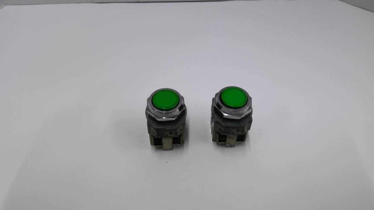 Idec ABD110N-B Green Pushbutton 600 Volt 10 Amp Lot Of 2