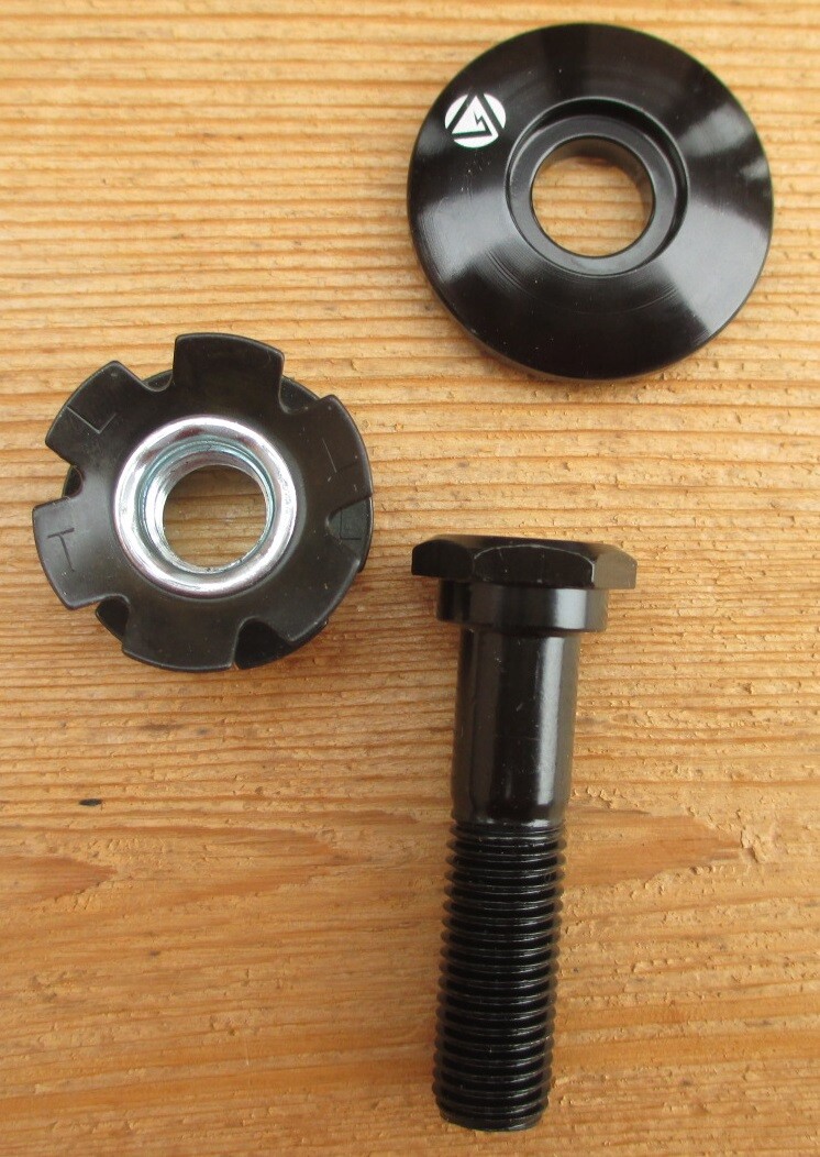 F/S Threadless Top Cap BlACK-OPS CAP 1 1/8 BOLT&STAR Nut