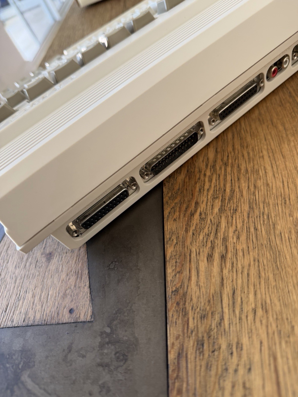 Commodore Amiga 600 , In Original Box, Super!!, 110v Power Supply.