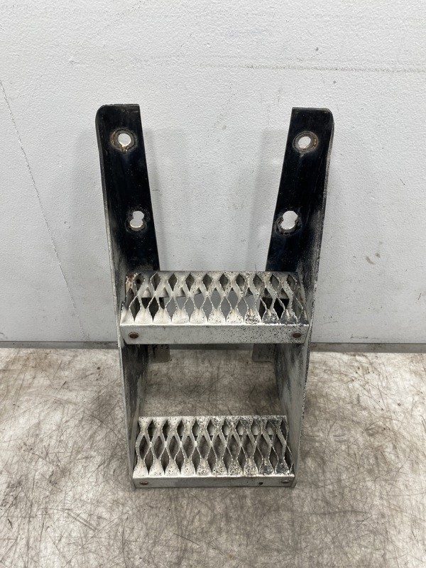 2004 Frame Step for Freightliner Columbia (722-10305)