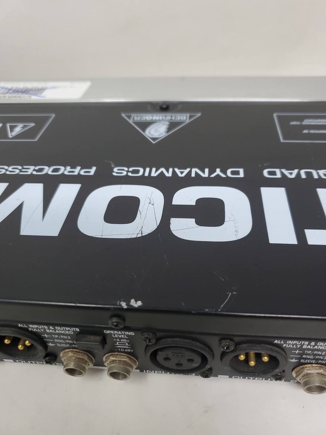 Behringer MDX4400 Multicom Pro Audio Quad Dynamics Processor