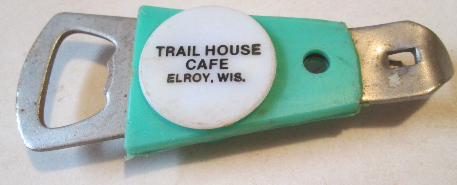 VTG  Bottle Can Opener ROADSIDE TRAIL HOUSE CAFE USA Souvenir  ELROY WISCONSIN