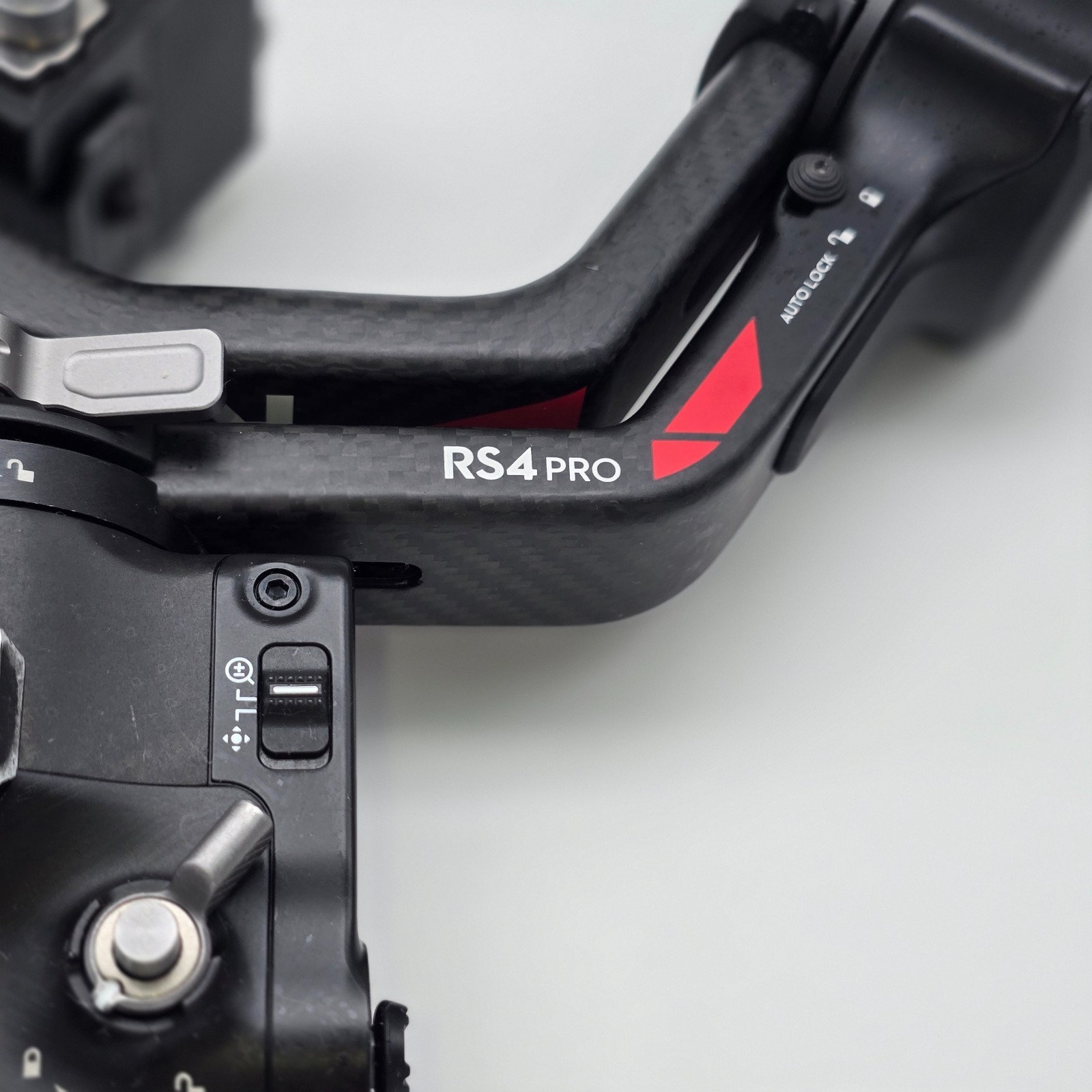DJI RS 4 Pro 3-Axis Motorized Gimbal Stabilizer for Camera, Gimbal Head