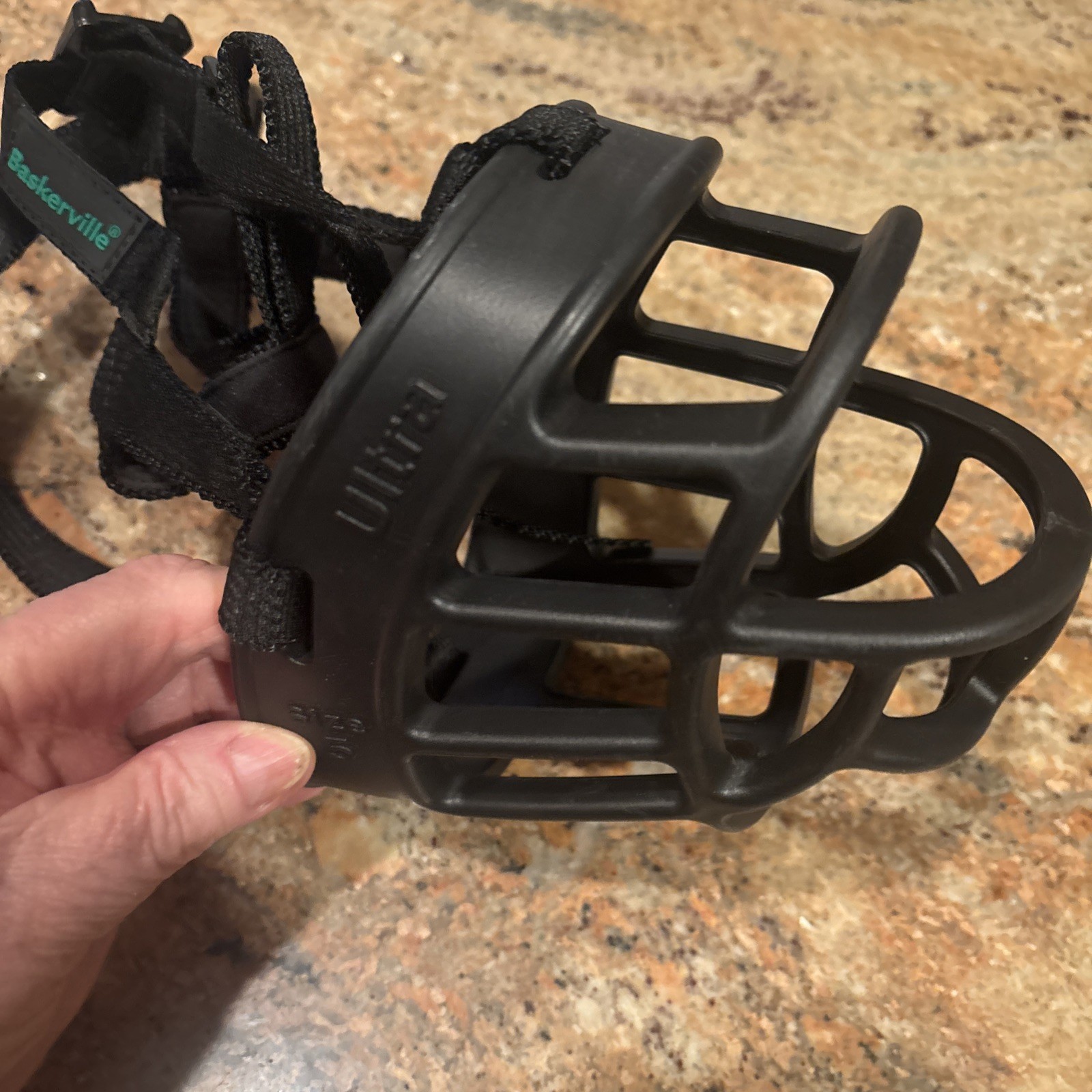 BASKERVILLE, SIZE 5 ULTRA DOG MUZZLE, NWOT
