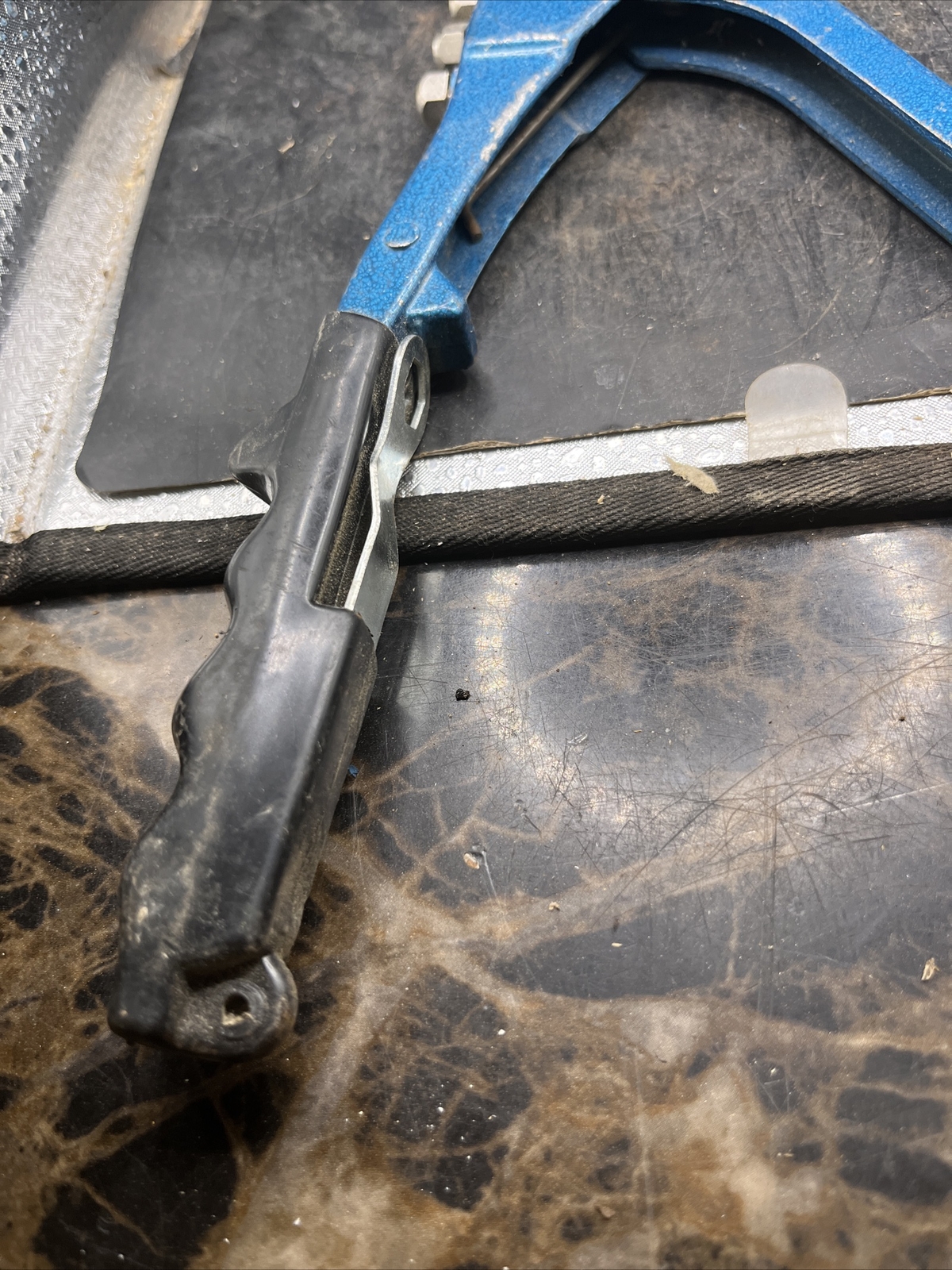 rivet tool blue. AD