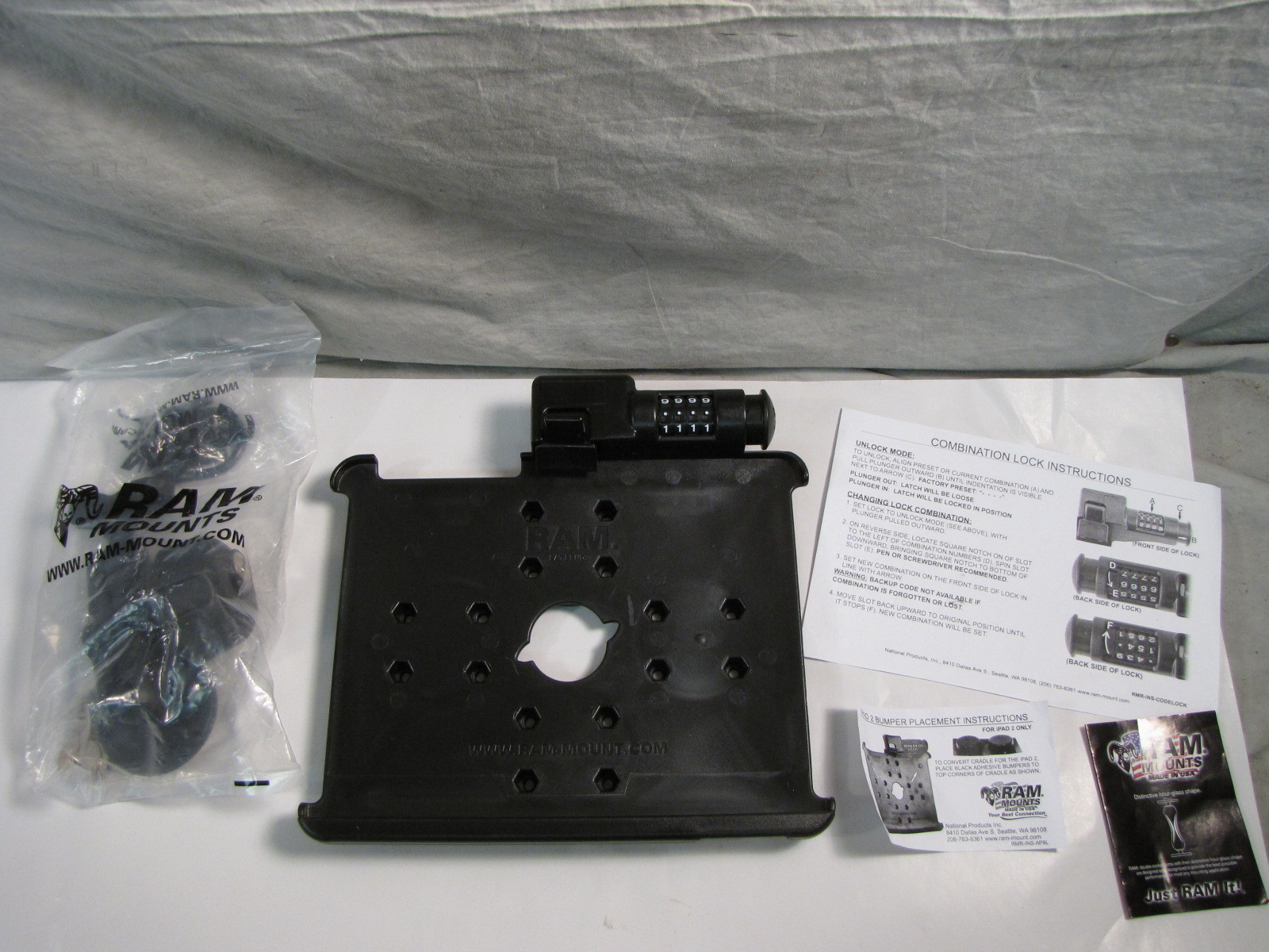 Ram Mount RAM-B-149Z-AP8LU U-Bolt Lock for Apple iPad / iPad 2 NEW
