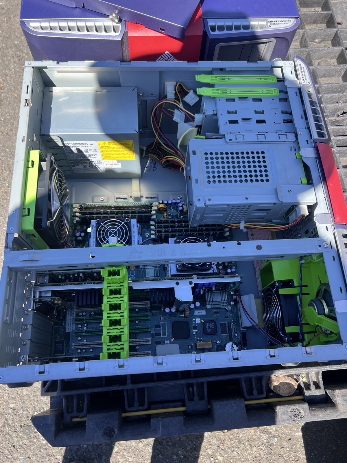 Sun Microsystems Sunblade 2500 ( READ BELOW )