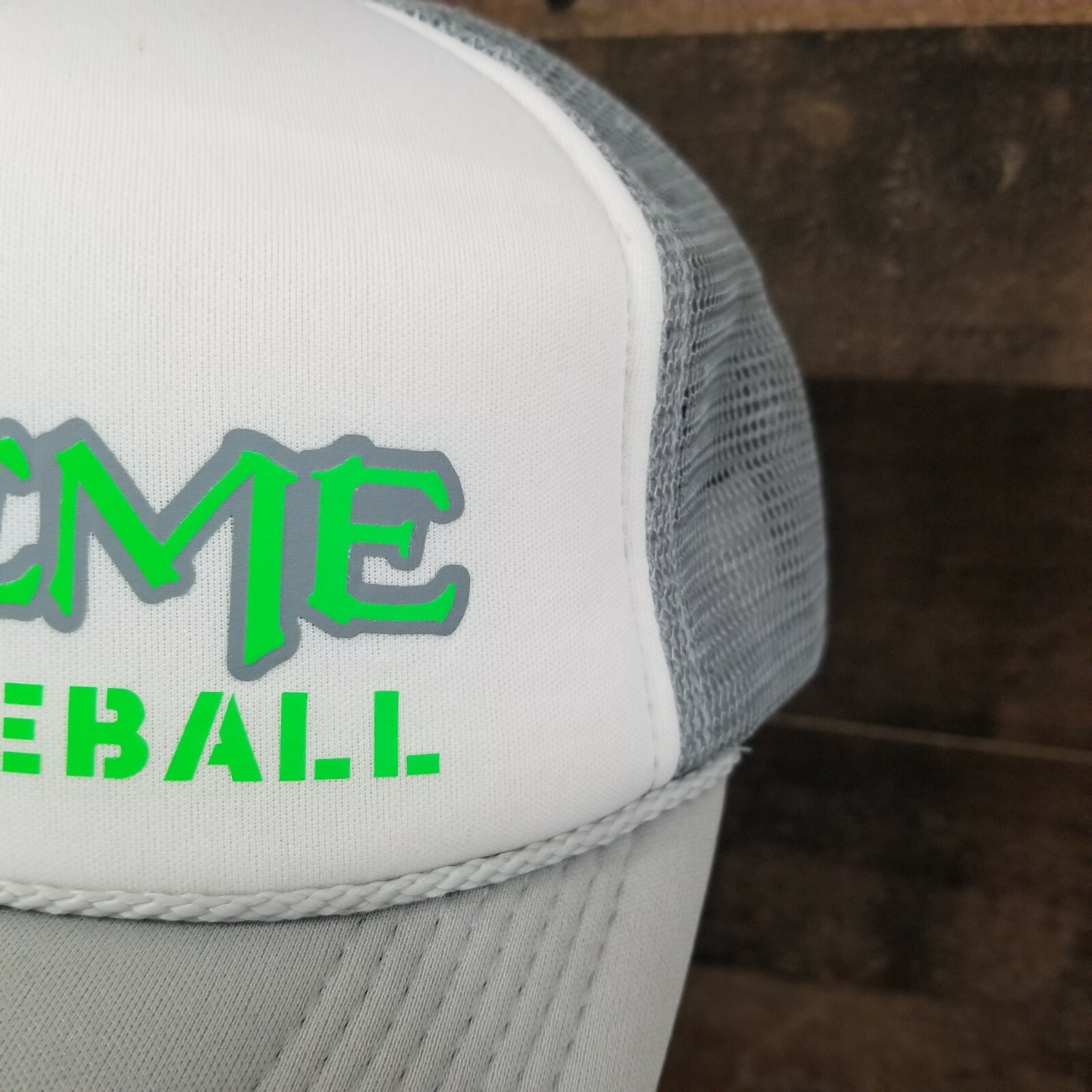 X-Treme Baseball Cap Snapback one size Grey and White Mesh Back