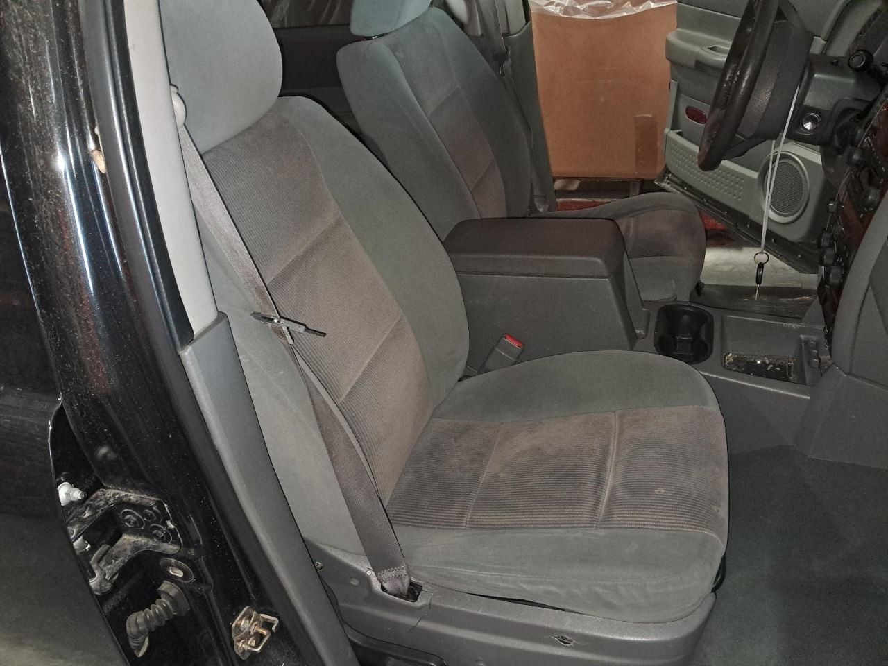 Driver Left Front Spindle/Knuckle Fits 04-09 DURANGO 1516512