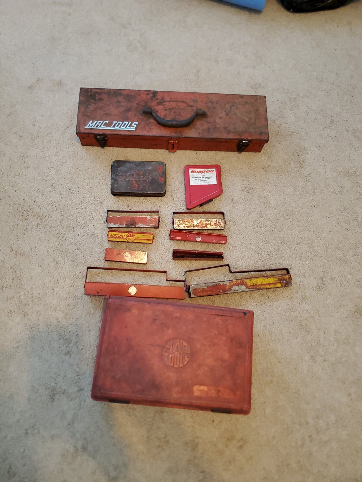 Mac Tools (10) Snap On (2) Vintage Metal Tool Box Socket Holders ETC For Parts