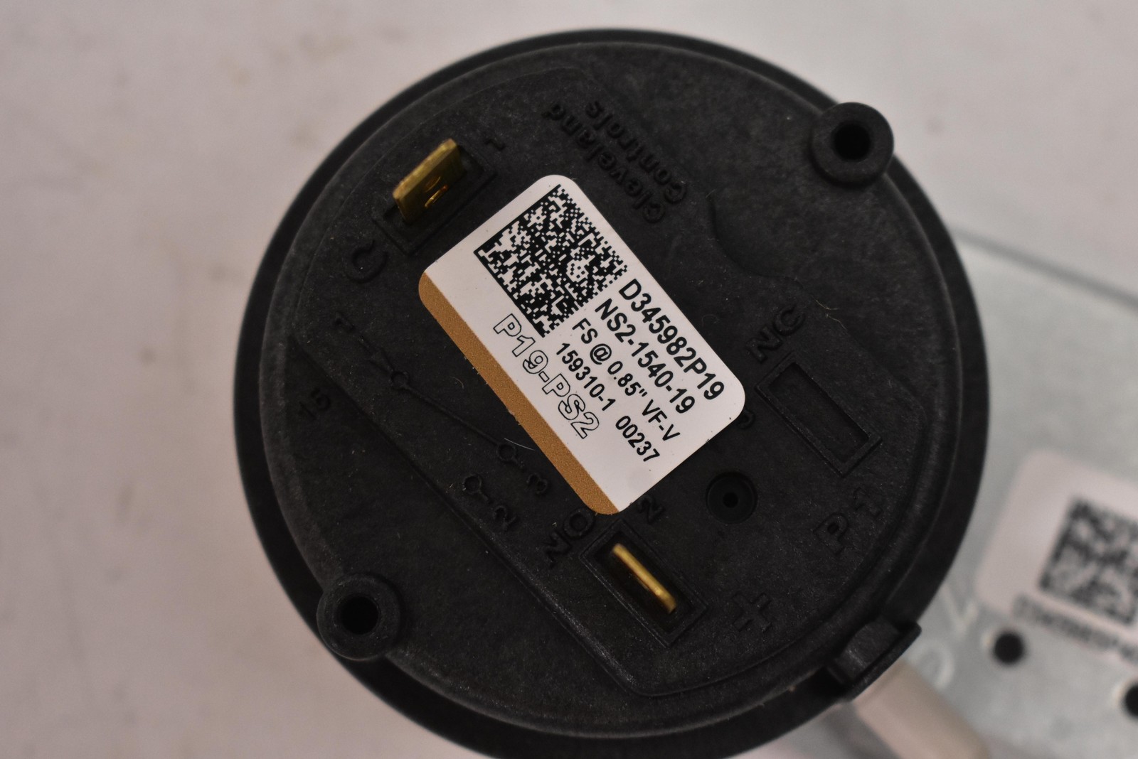 Cleveland Controls D345982P24 D345982P19 Pressure Flow Sensor Black Plastic