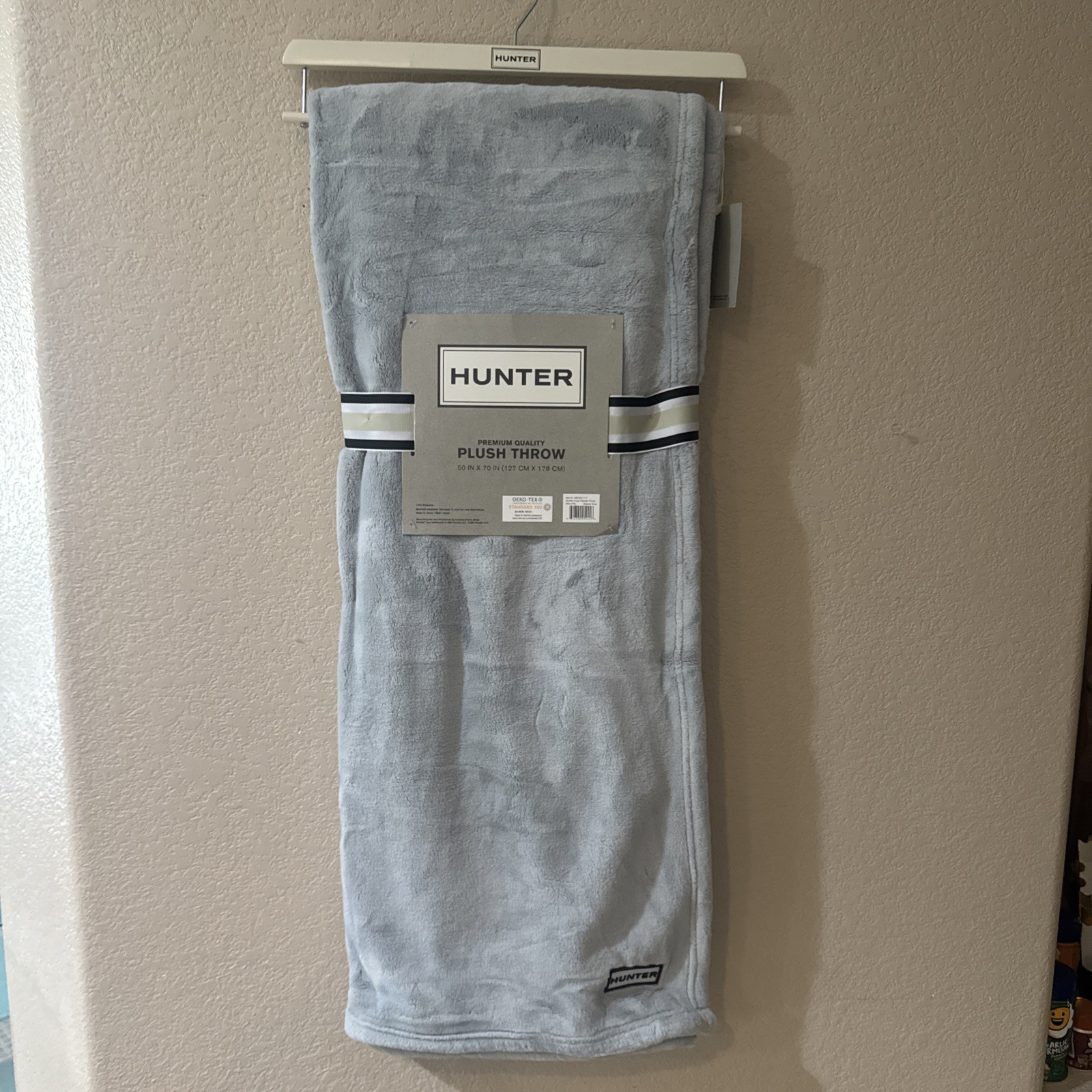 Hunter Coco Flannel Plush Throw Blanket 50" x 70" Glacier Gray  NWT Premium