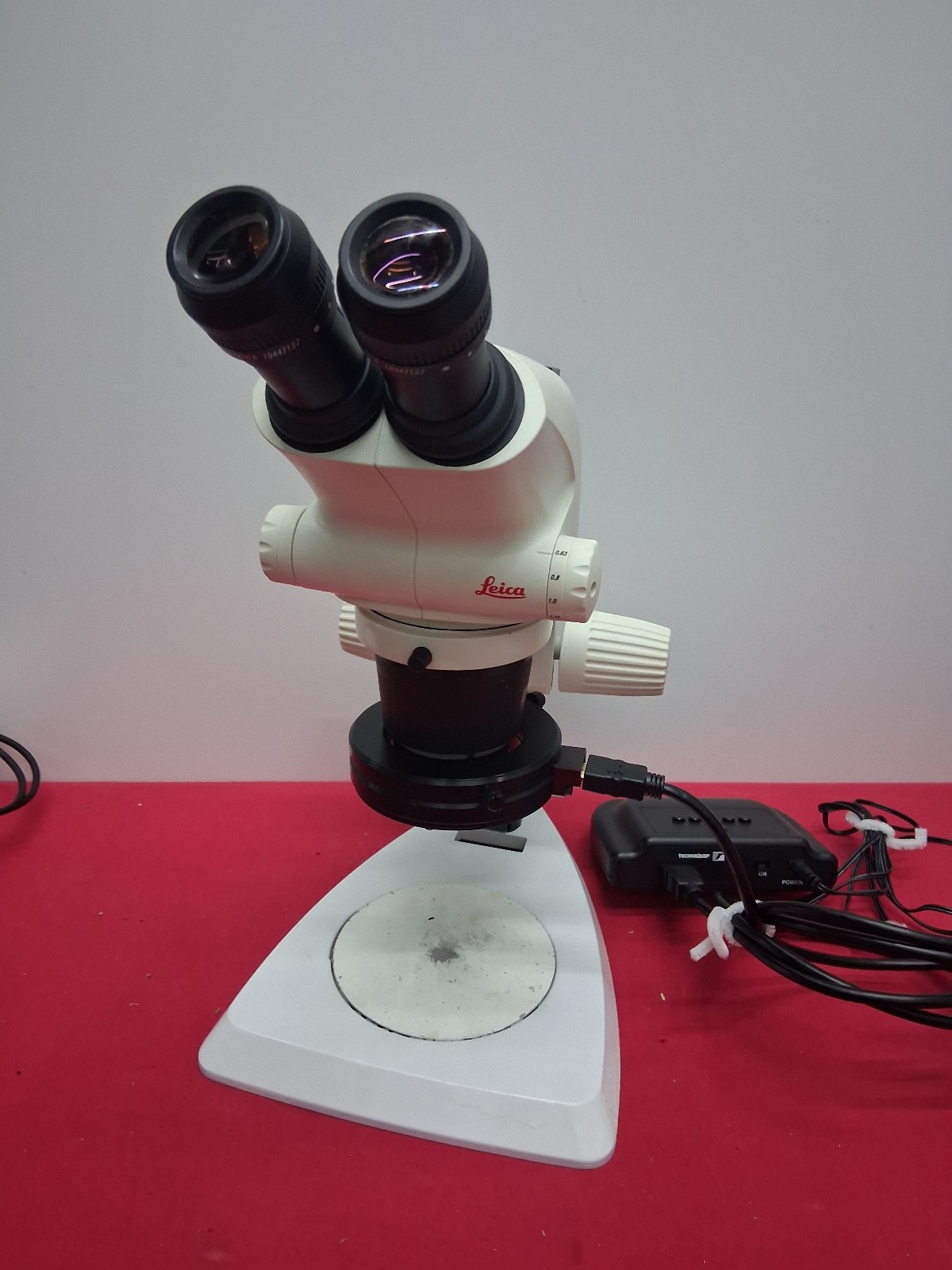 LEICA S4E STEREO ZOOM MICROSCOPE 6.3 -30 X MAGNIFICATION WITH STAND & LED LIGHT