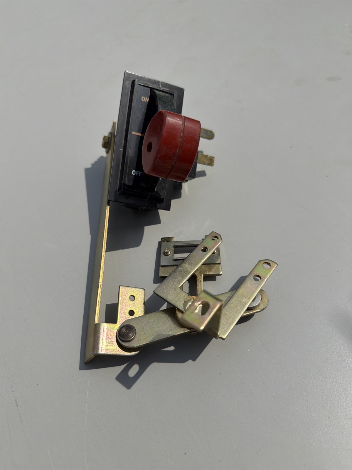 General Electric (GE) Disconnect Switch Handle Assembly 204B4050VS