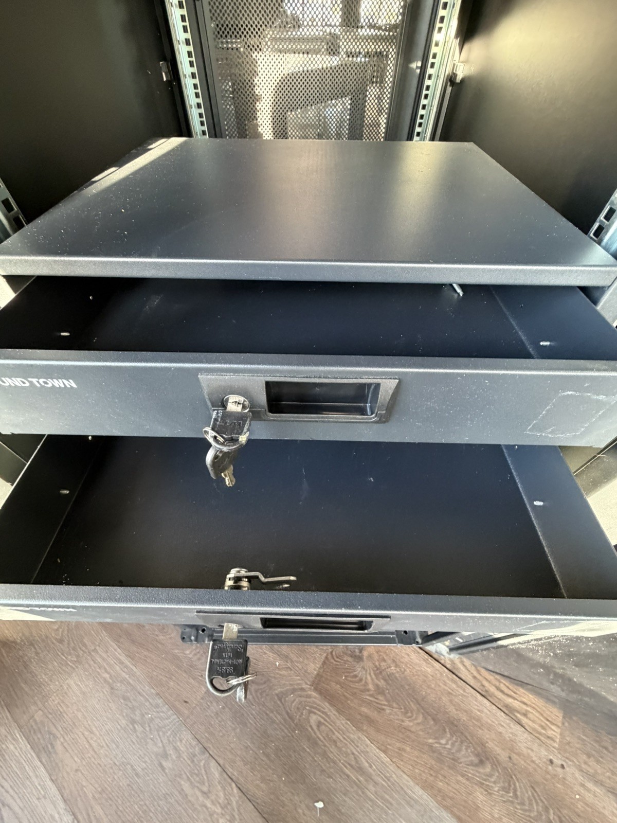 StarTech 25U 19” Server Network AV Rack Cabinet Glass Door 2 Locking Drawers
