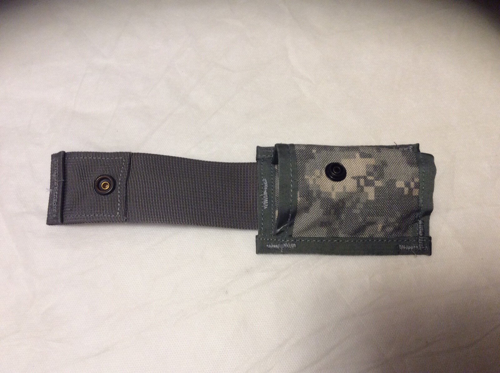 Military Camo MOLLE II 40MM Grenade Pouch Single For Pistol Magazines/Flashlight