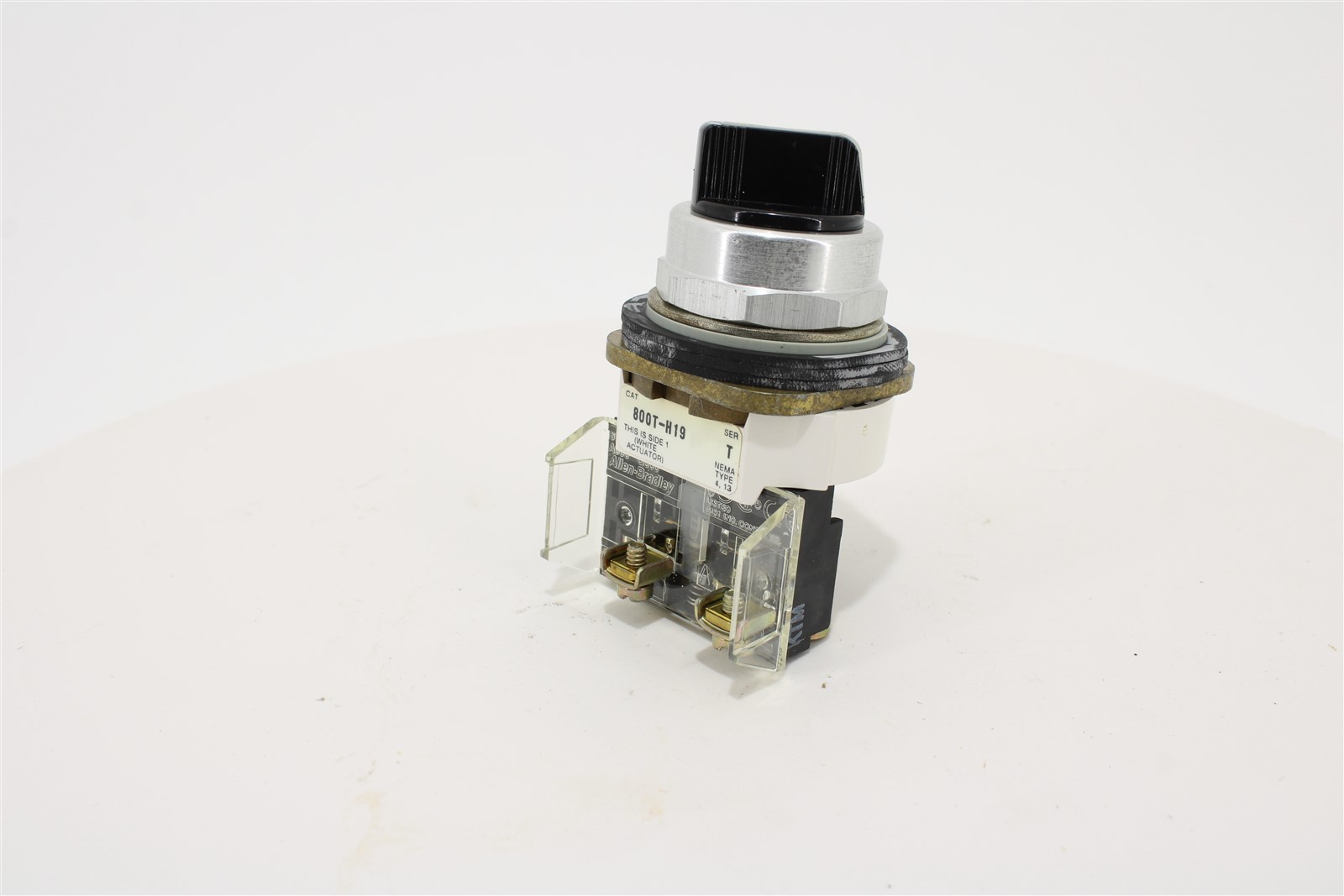 Allen-Bradley 800T-H19D1 Selector Switch | 2-Position | Spring Return | 1 NO