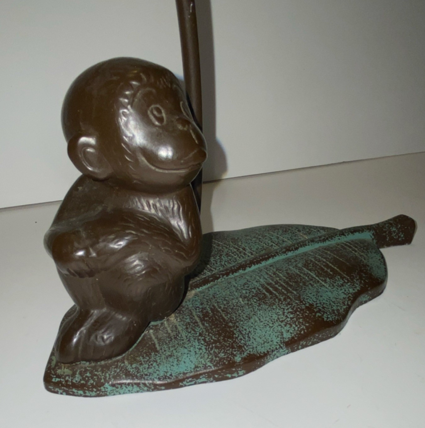 VNTG 13” CAST IRON MONKEY BANANA HOLDER TAIL HANGING HOOK ON LEAF BASE RUSTIC