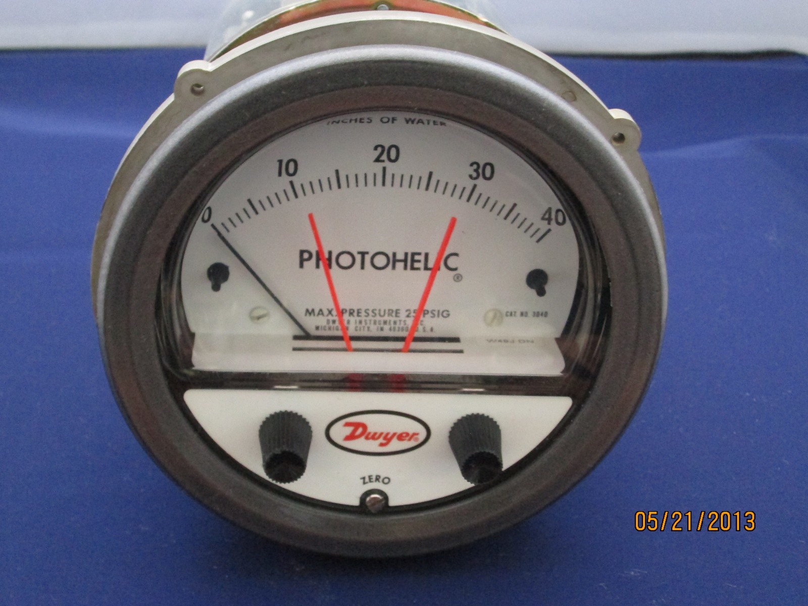 Dwyer Photohelic 3040 HH Pressure Switch Gage new