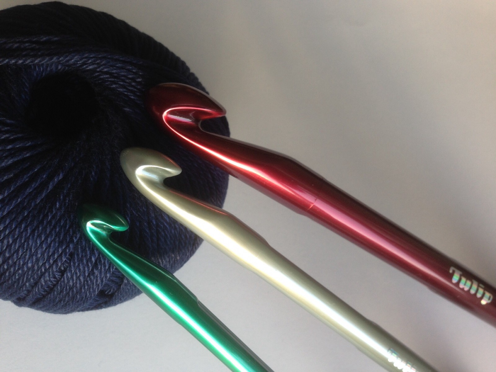 Tulip GIANT Crochet Hooks T-7 needles Kitting Yarn Craft hobby wool