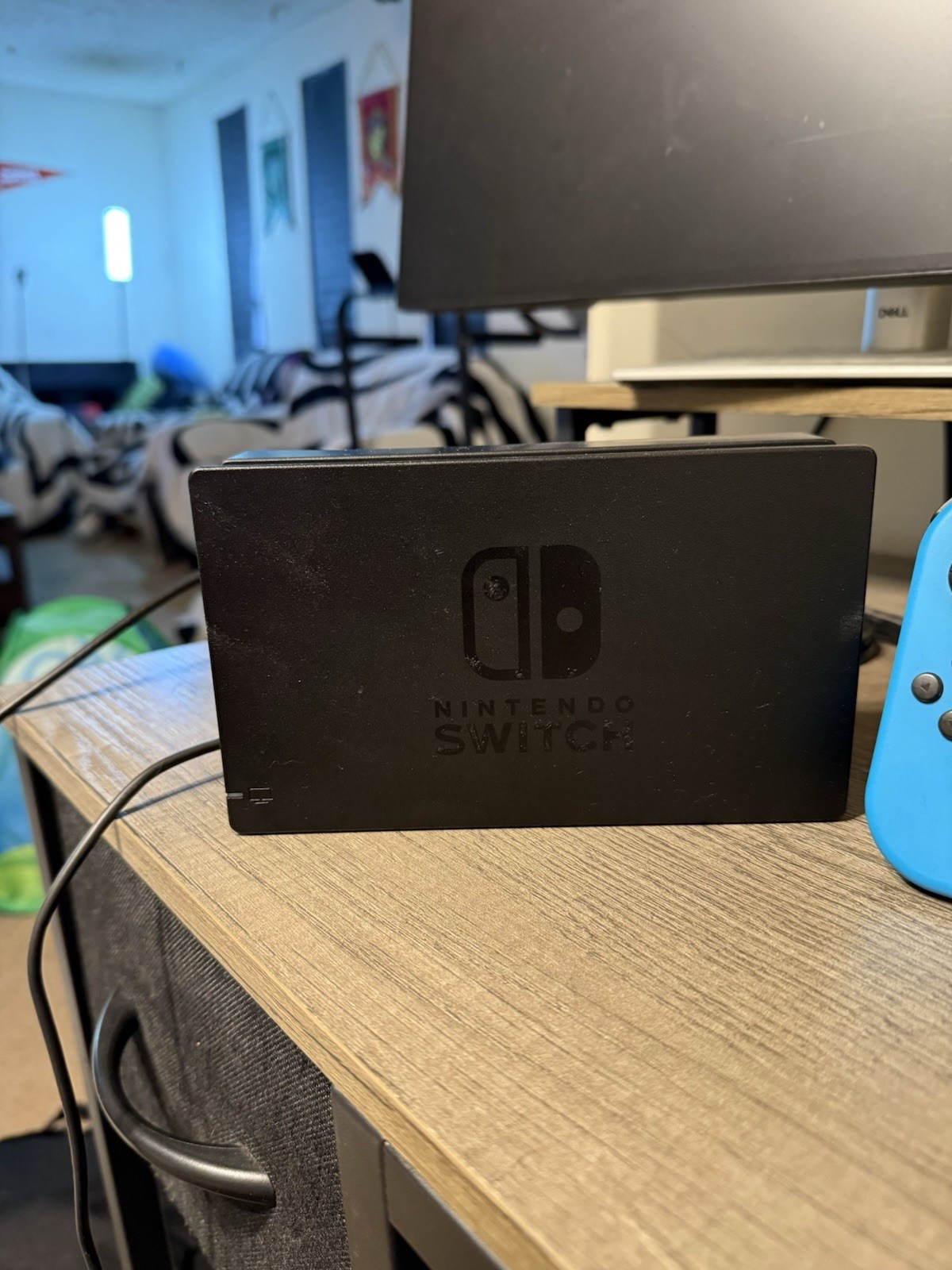 Nintendo Switch 1 + Dock + Controller(s) w/ Straps, SanDisk 400GB microSDXC +