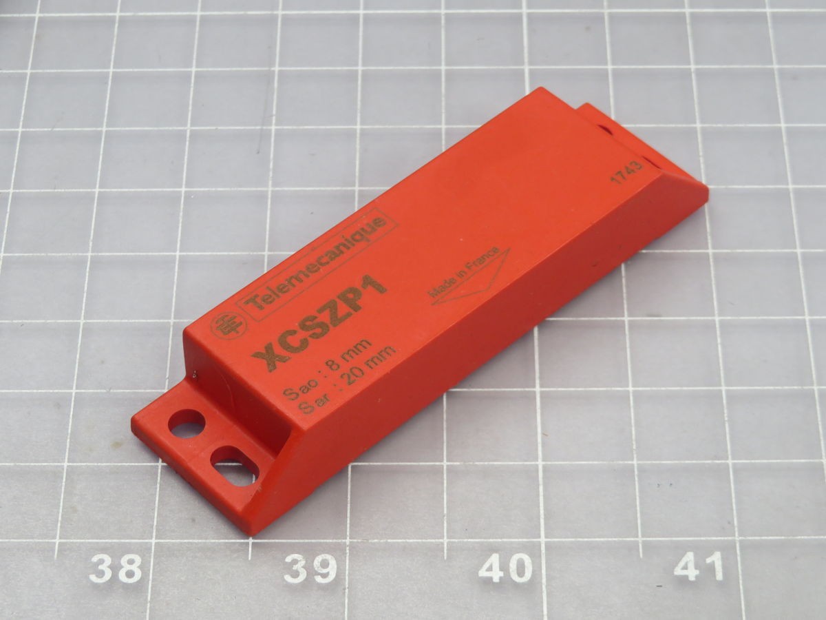 TELEMECANIQUE XCSDMP501L01M12 CODED MAGNETIC SWITCH T243809