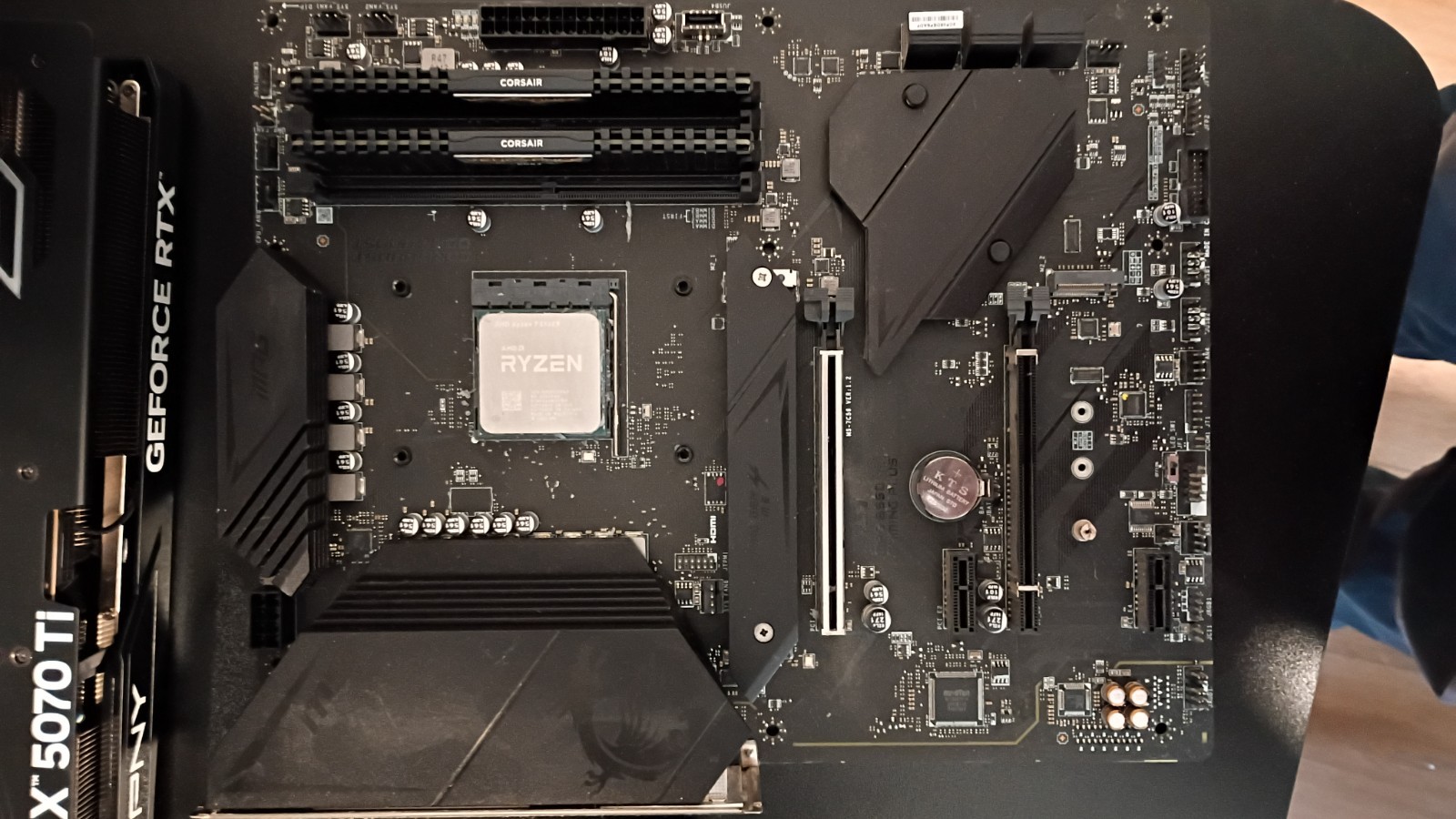 AMD Ryzen 7 5800X + MSI B550 Gaming Plus + 32GB Corsair Vengeance LPX DDR4 3600