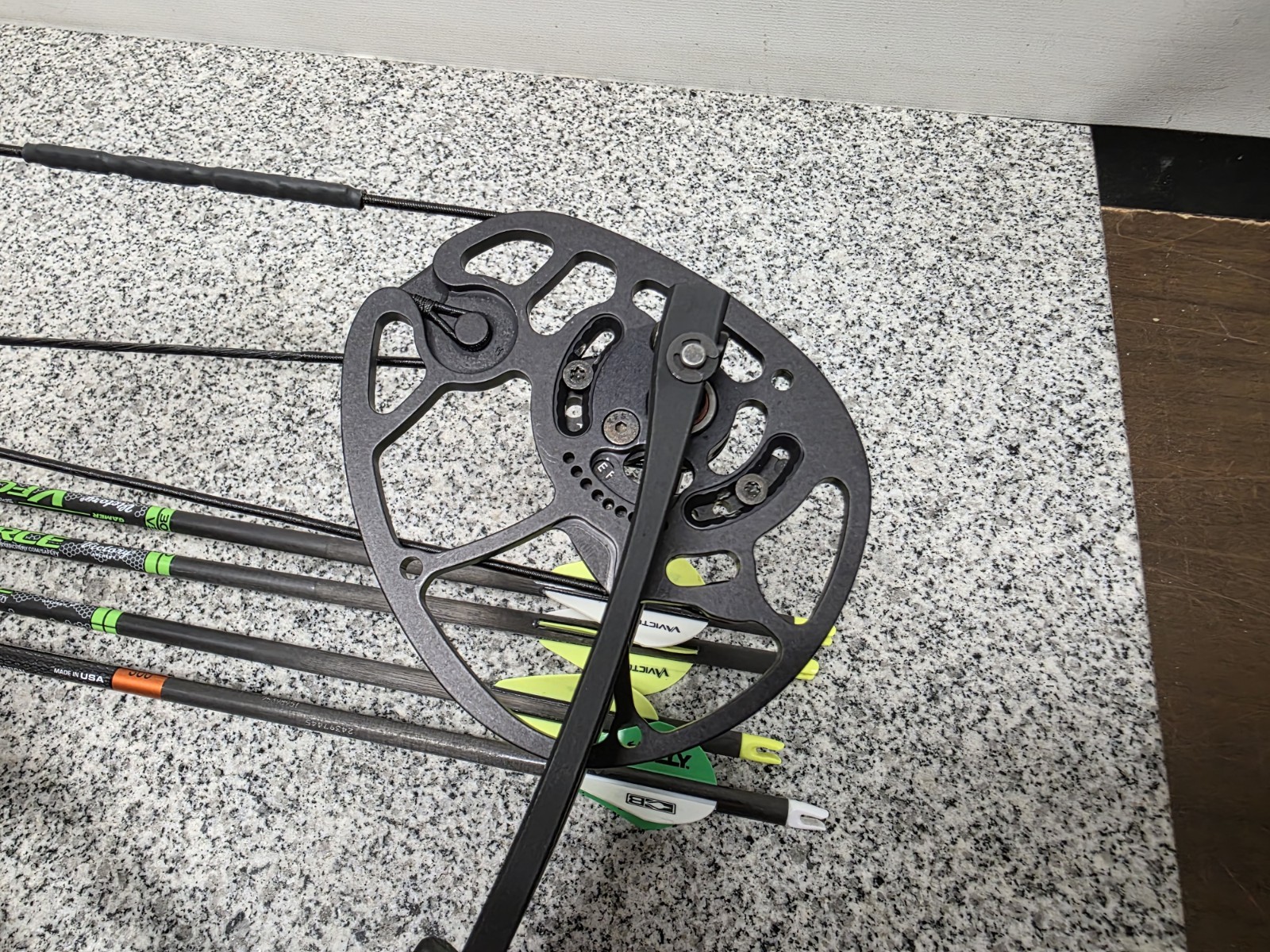 Hoyt Torrex 1275810 Compound Bow RH 60-70lb