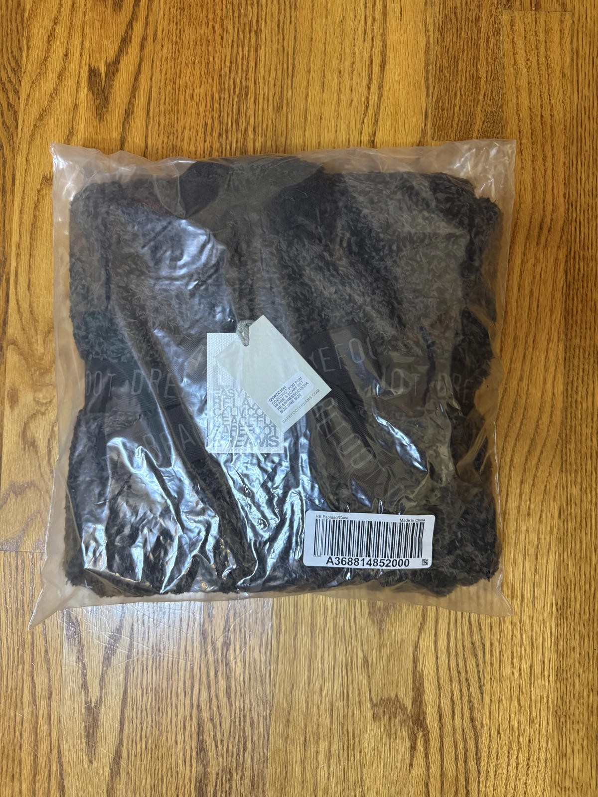 NEW Barefoot Dreams Dark Cozychic Beanie and Scarf Gift Set in Bow