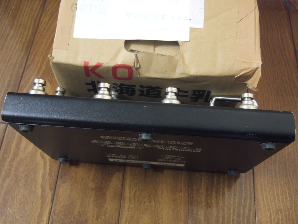 Line 6 M9 Stompbox Modeler Multi-Effects Guitar Pedal with AC Adapter