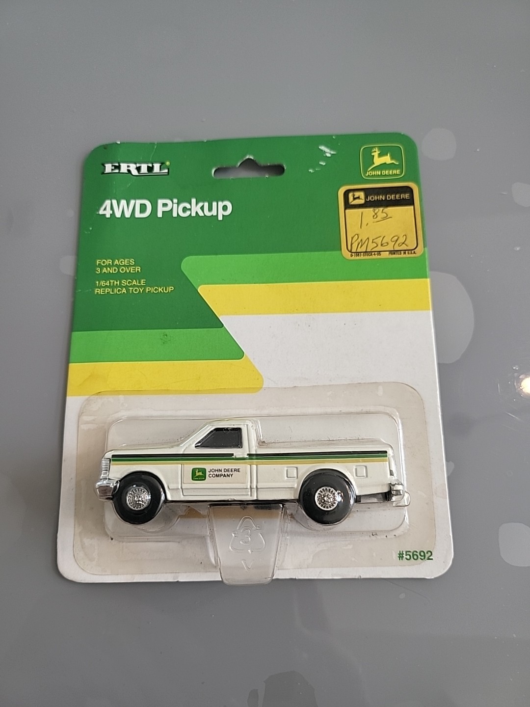 1/64 John Deere 4WD Pickup Truck Diecast NIB Mint