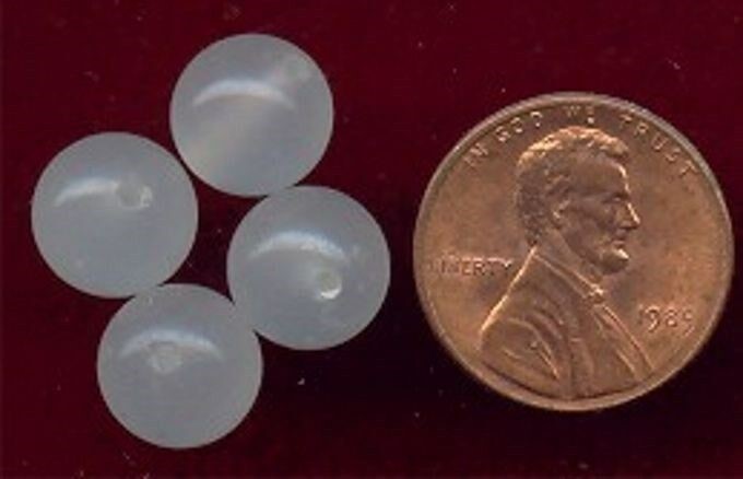 18 VINTAGE MILKY WHITE CRYSTAL JAPANESE GLASS 10mm. SMOOTH BEADS 992A