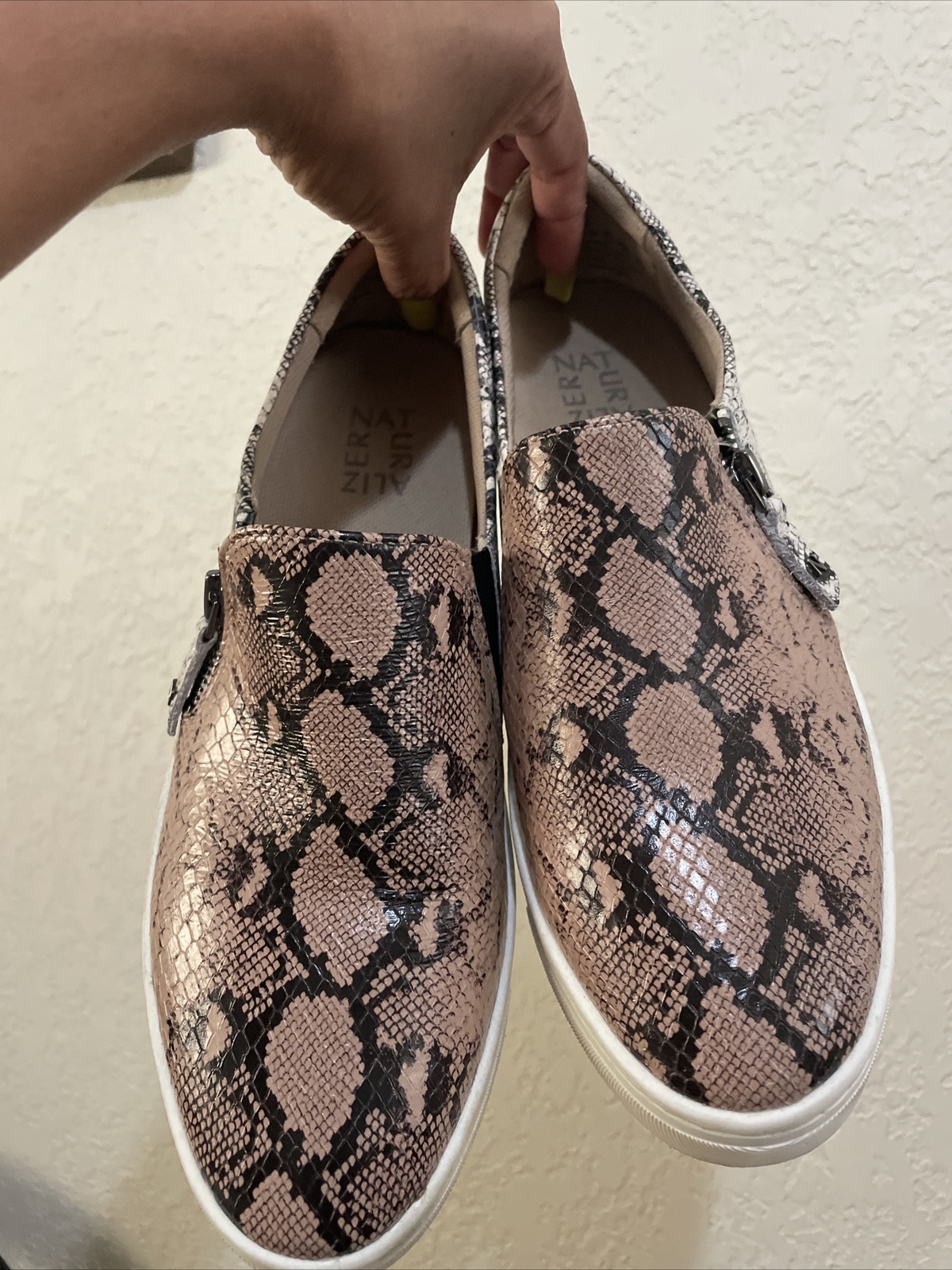 Naturalizer snakeprint loafers size 8.5 med euc