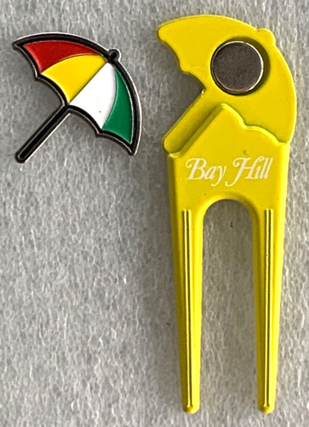 ARNOLD PALMER  BAY HILL CLUB UMBRELLA  MAGNETIC GOLF BALL MARKER & DIVOT TOOL