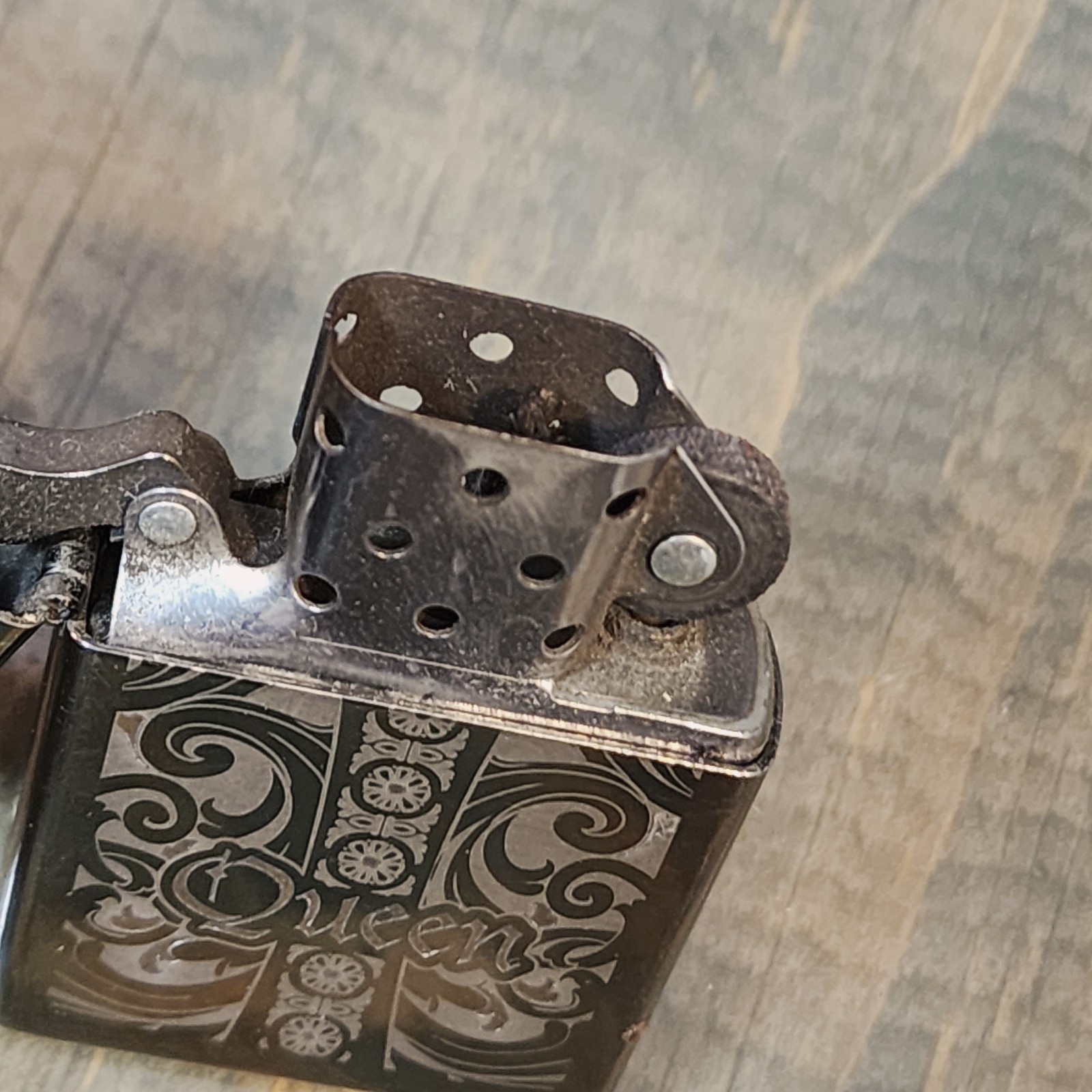 Zippo Queen Black Ice
