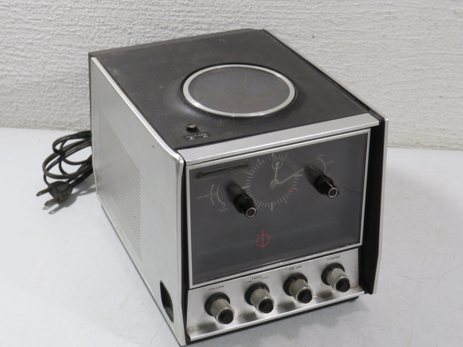 Vintage Mid-century 70s Panasonic RC 6900 Talking Alarm Clock Radio Powers On
