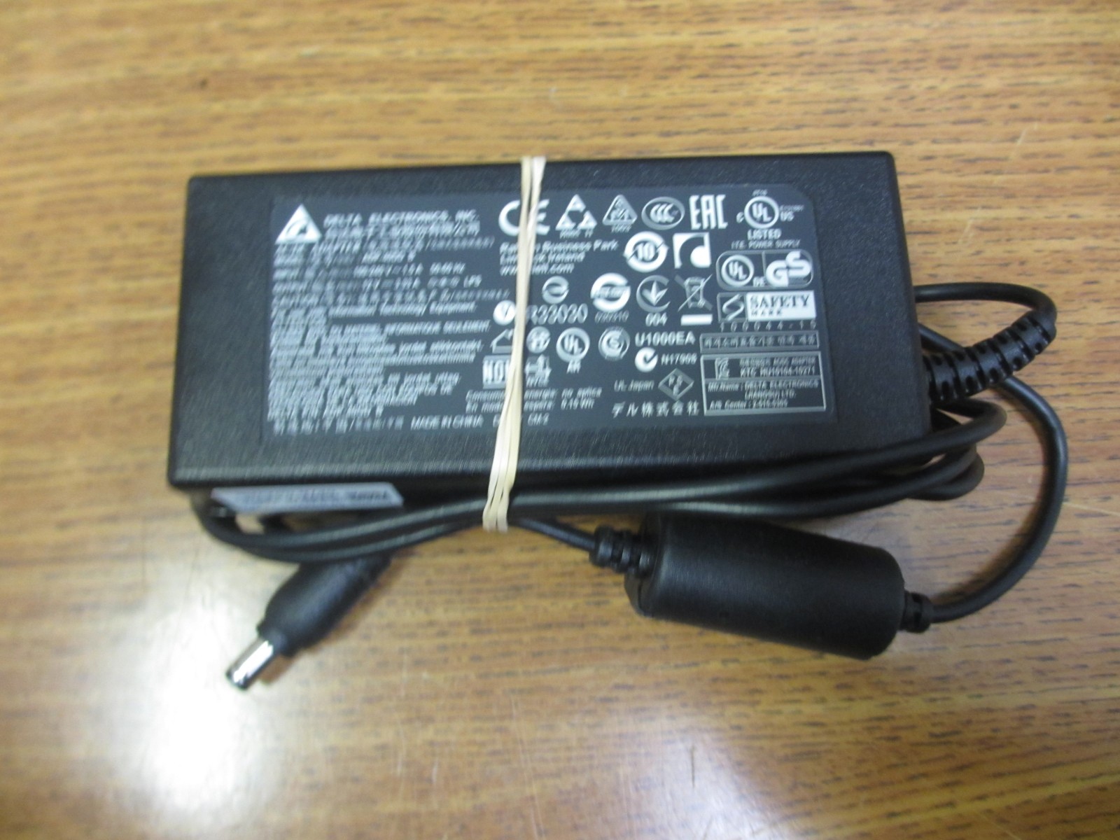 Lot of 4 DELTA ELECTRONICS AC/DC ADAPTER ADP-40DD B 12V 3.33A