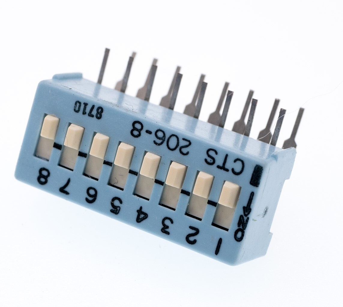 CTS 206-8RA 8 Position 16 Pin SPST Sealed Right Angle Panel DIP Switch, Lot of 5