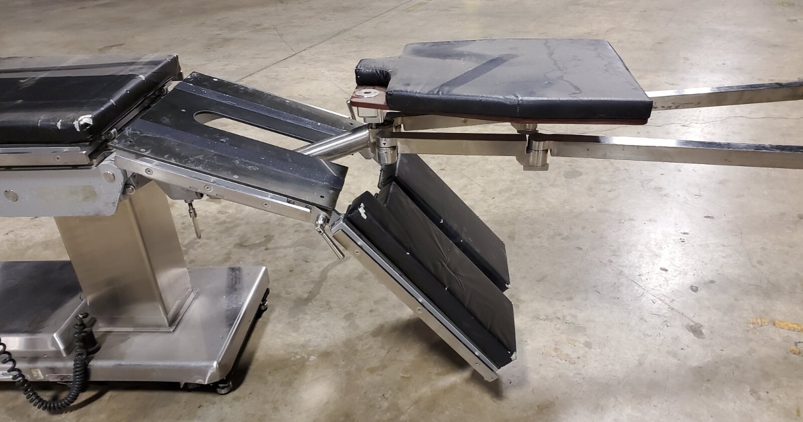 Skytron Ortho 1100 Surgical Table w/Accessories