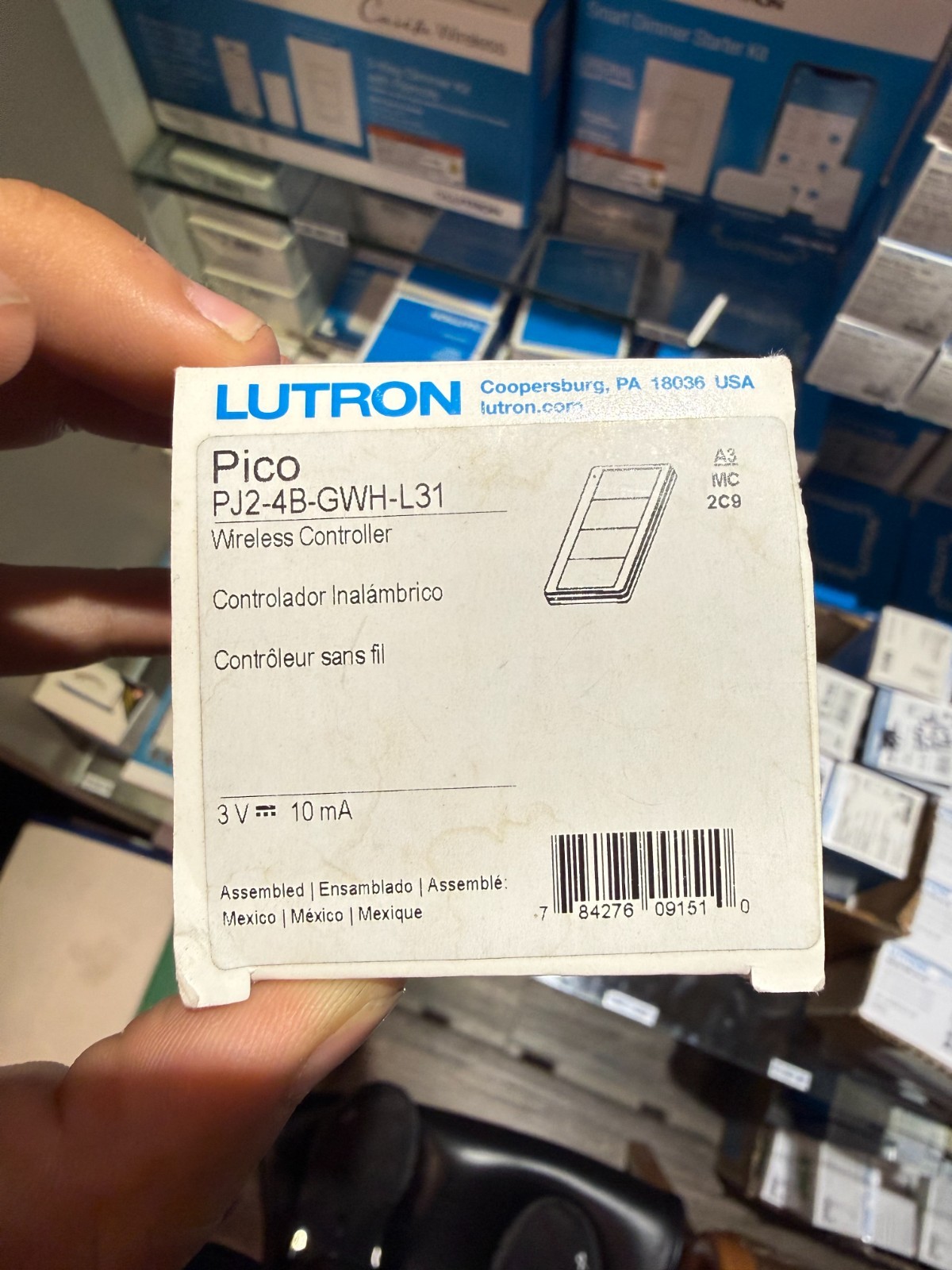 Lutron PJ2-4B-GWH-L31 Pico 4-Button Wireless Scene Control Remote Gloss White RF