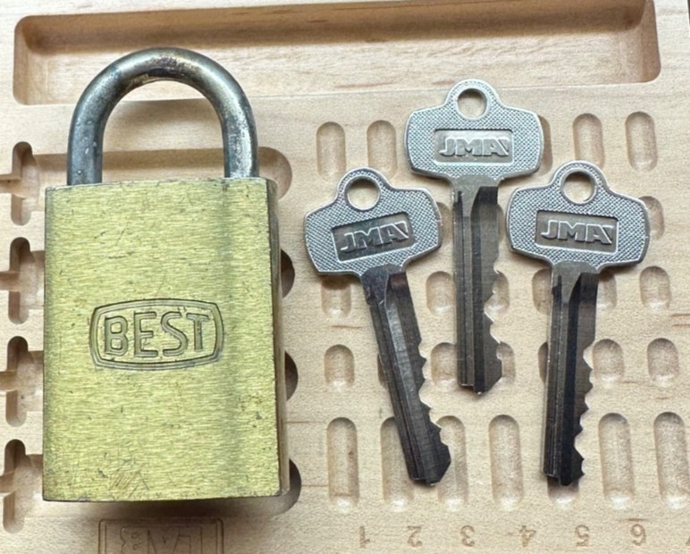 BEST DORMAKABA GROUP 11B SERIES BRASS BODY PADLOCK STAINLESS STEEL SHACKLE