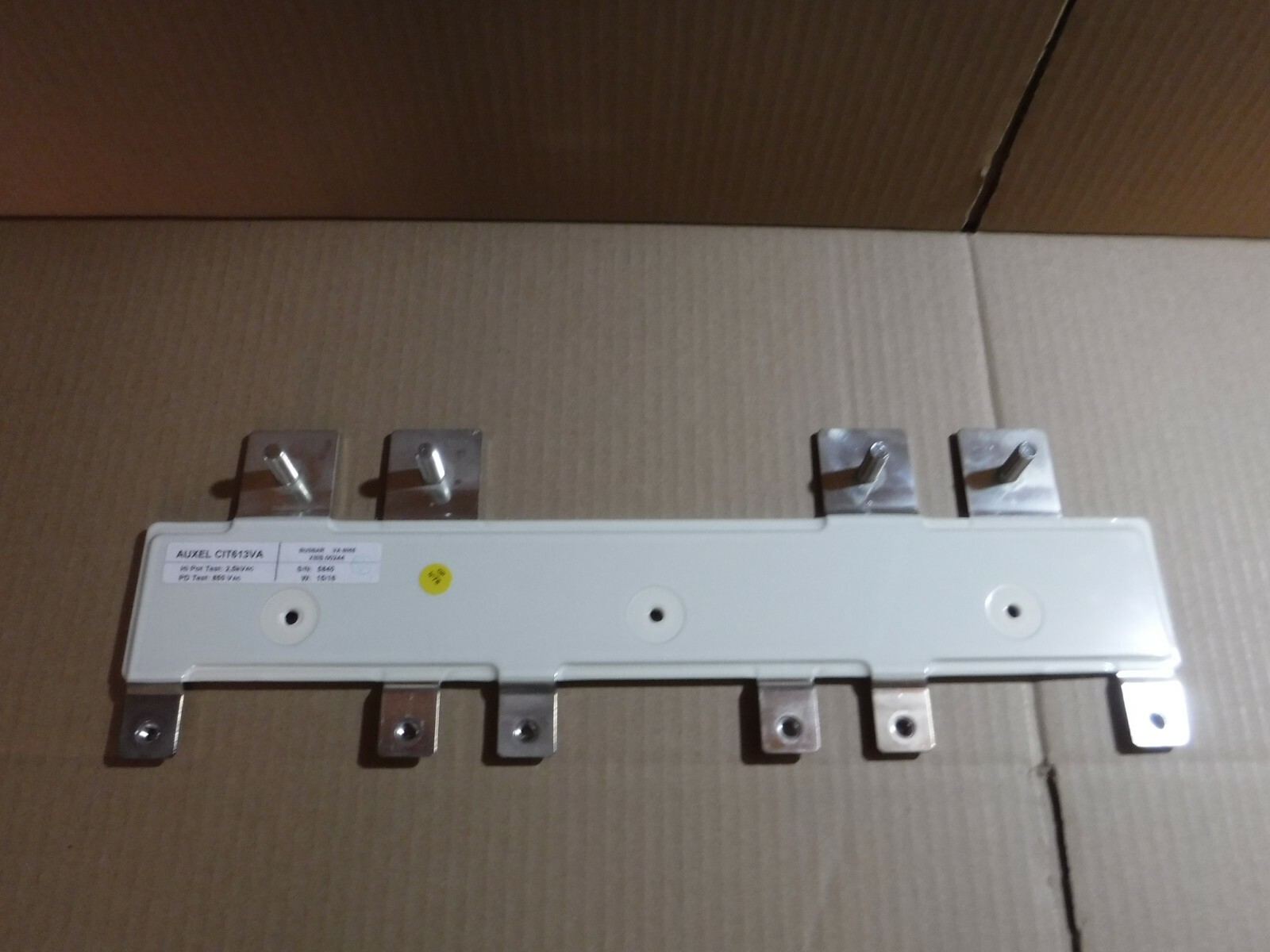 NEW AUXEL CIT613VA BUSSBAR VA 6065 CU;2MM TIN-PLATED XBB.00244