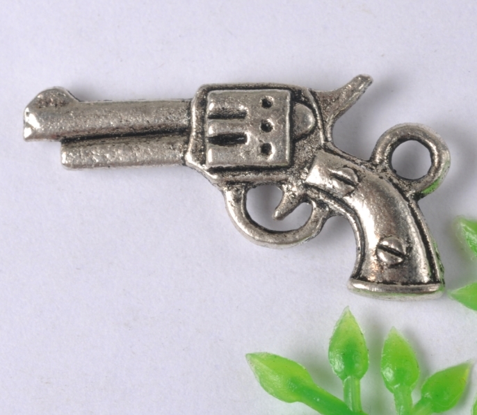 50pcs Tibet silver Handgun Charm Pendant Jewelry Findings 27x15MM W154