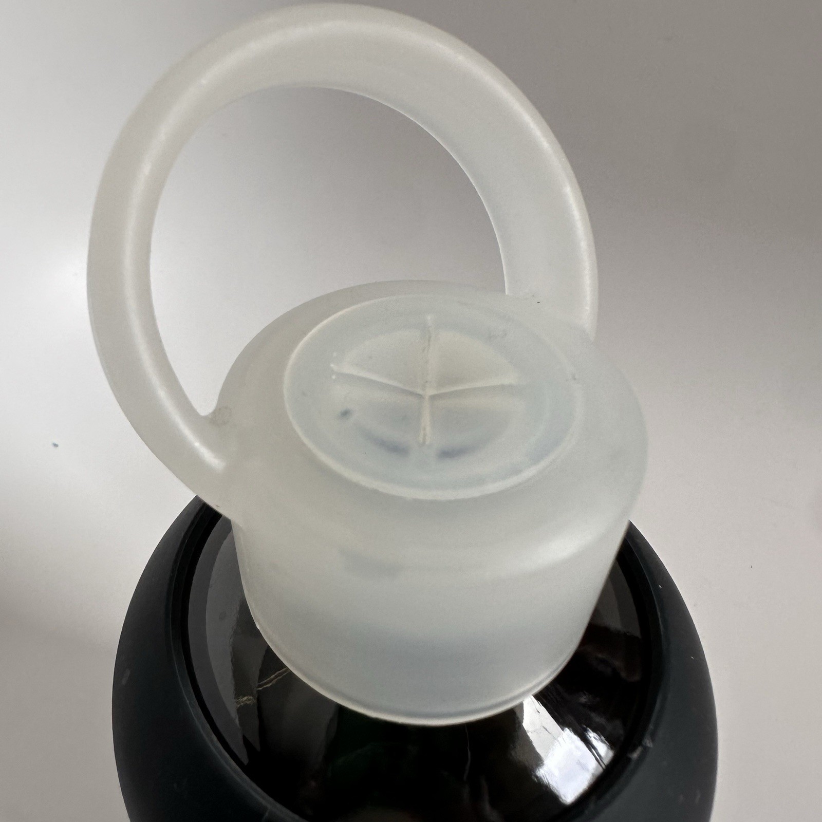 BKR JET BLACK LITTLE BOTTLE 500ML (16OZ) & Straw Cap Loop Handle Lid