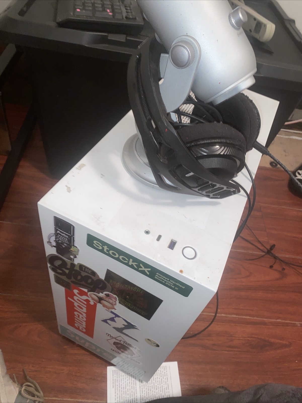 gaming pc desktop with monitor Including Keyboard & Mouse