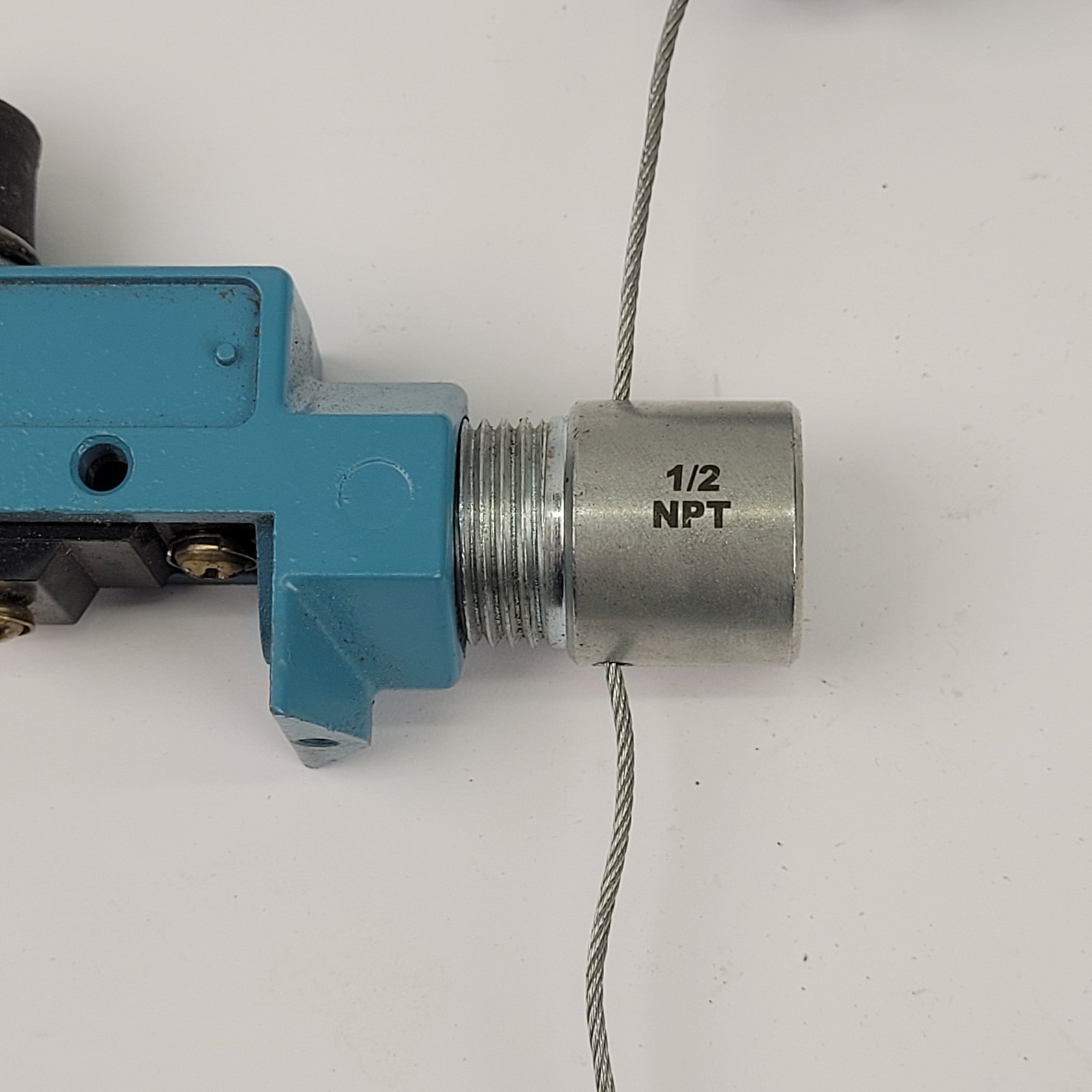 Micro Switch BZE6-2RN Limit Switch, 15A 125/250/480VAC - NEW