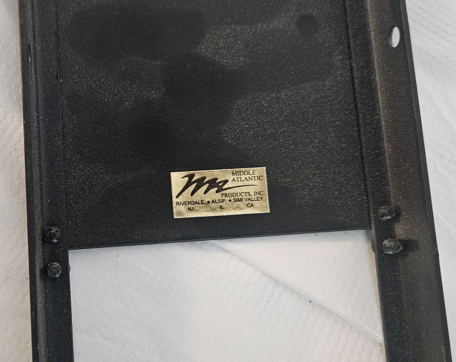 MIDDLE ATLANTIC 2U Rack Modular Connector Panel w Screws