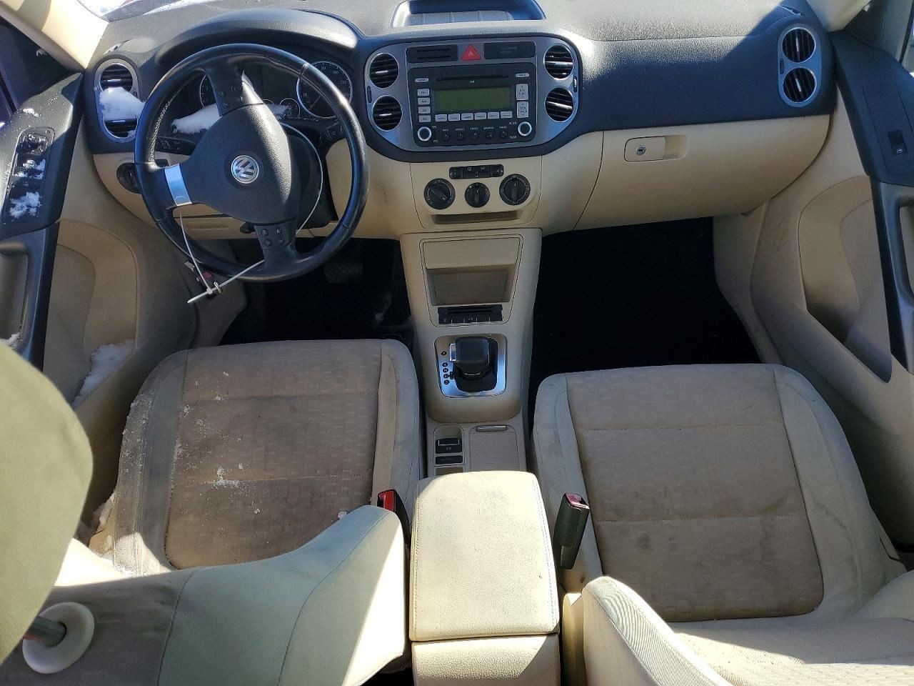 TIGUAN 2009 Glove Box 4993474